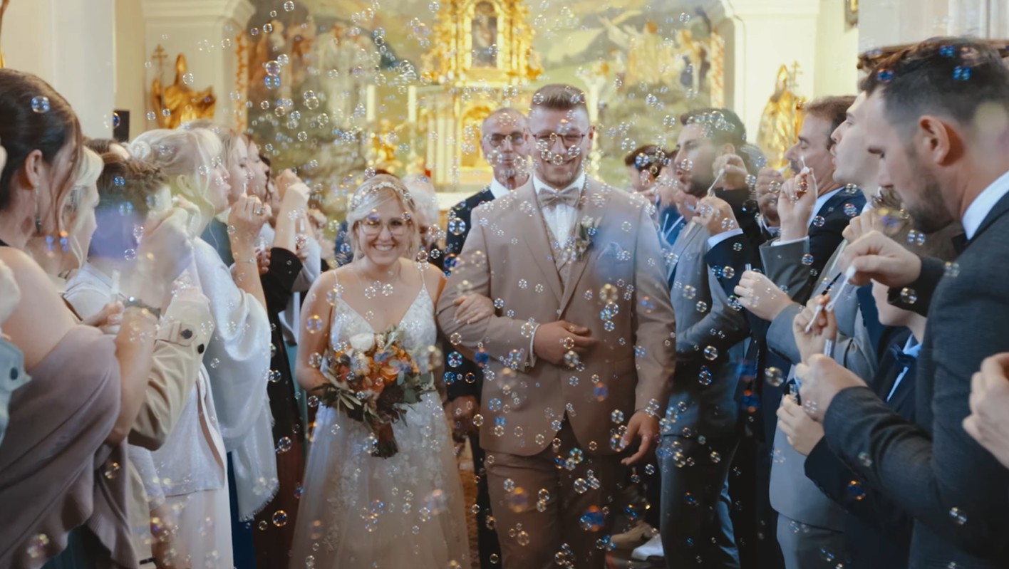 Hochzeitsfilm Waldviertel – Romantische Zeremonie, gedreht von Patrick Butschell Media